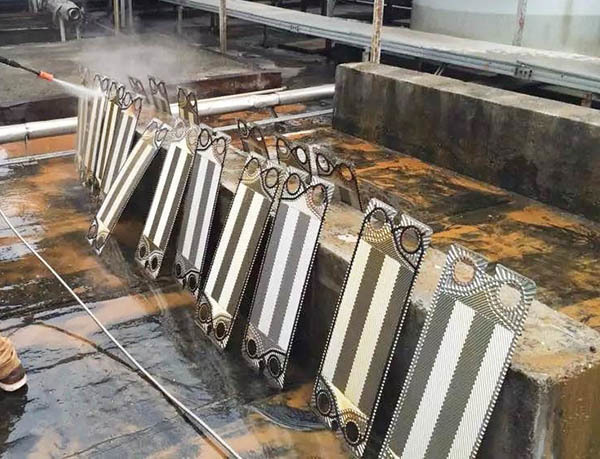 板式換熱器維修:板片的清洗和保護 板式換熱器維修:板片的清洗和保護